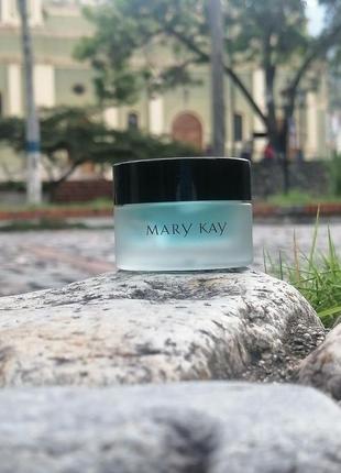 Успокаивающий гель для кожи вокруг глаз

mary kay