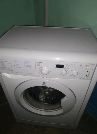Запчастини на Indesit iwsd 5105. Розбирання пральних машин.Запчас