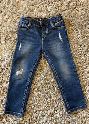 Крутые джинсы mayoral с потертостями для малыша 2-3 года (92 cm.)