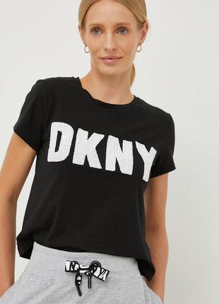 Новая черная футболка dkny