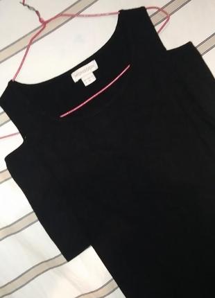 Плаття міді чорного кольору з відкритими плечами