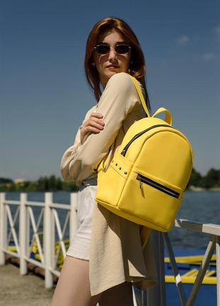 Рюкзак желтый кожаный эко стильный женский заклепки городской ...
