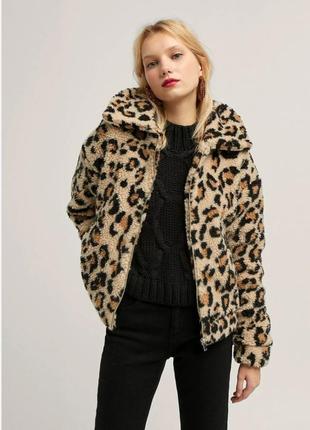 Леопардова куртка stradivarius