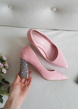 Розовие туфли с блестками