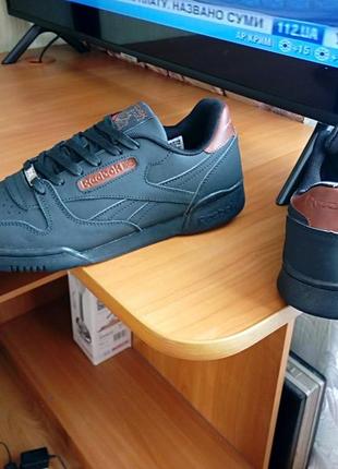 Кроссовки мужские reebok workout plus кожаные.