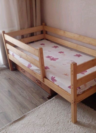 Ліжко односпальне для дорослої людини або дітей