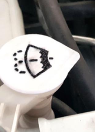 Крышка бачка омывающей жидкости Mitsubishi outlander