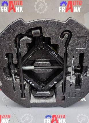 Ящик инструментов в запасное колесо 09149-A2100-1 для KIA Ceed II