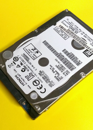 Жосткий диск Hitchi 500 gb sata 2.5 жесткий диск