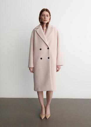 Двубортное пальто с высоким содержанием шерсти