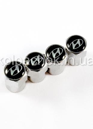 Колпачки на ниппеля Hyundai хром/черный лого