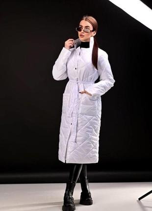 Модное женское пальто белое