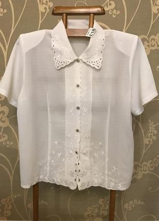 Очень красивая и стильная брендовая блузка белого цвета 21.