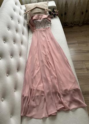 Вечернее розовое платье