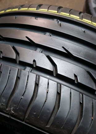 Пара 215/40 r17 Continental Conti Premium Contact 2