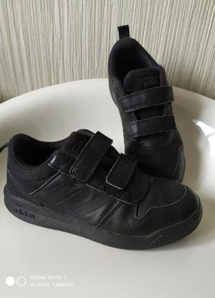 Кросівки дитячі adidas, 31,5