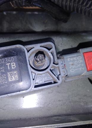 Датчик удару сенсор подушки безпеки Opel Insignia 13502340