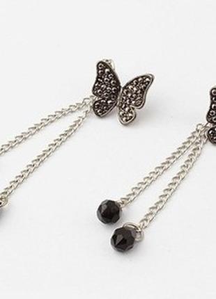 1, Серьги бабочки черного цвета с длинной цепочкой с камнеи