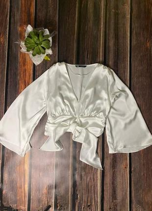 Укороченная блуза/топ с узлом