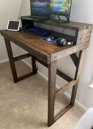 Стіл для комп'ютера офісу кімнати