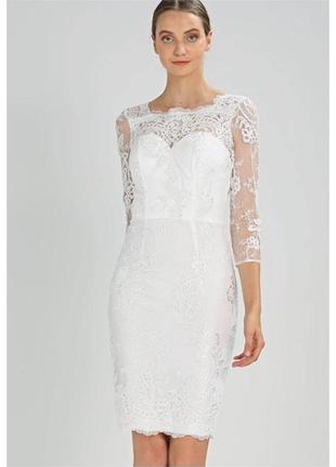 Красивое белое кружевное платье с вышивкой chi chi london