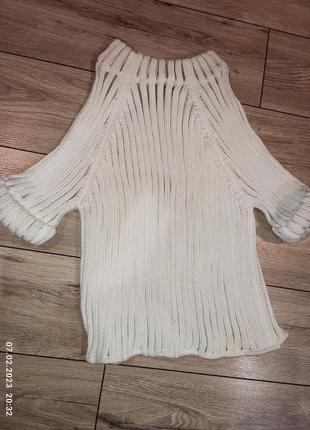 Прозрачный белый свитер