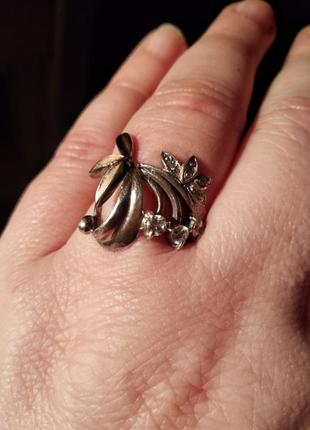 Очаровательное серебрянное кольцо размер 18,5