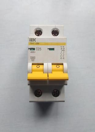 Автоматичний вимикач IEK (ИЭК) ВА 47-29М 2P 40 А