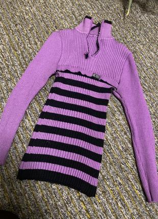 Фиолетовый свитер в чёрную полоску под горло s m
