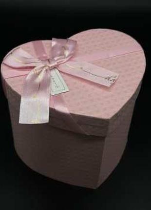 Коробка подарункова з ручками і бантиком. Серце. Колір рожевий...