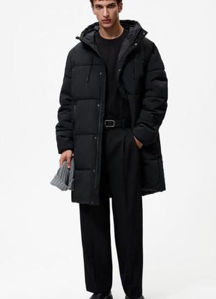 Дута куртка zara  з капюшоном чорного кольору