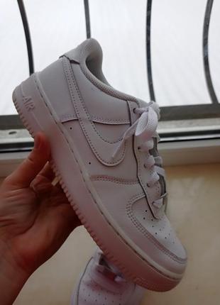 Оригінальні кросівки nike force