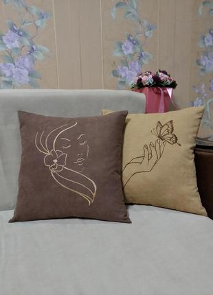 Декоративные парные подушки с вышивкой