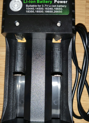 USB зарядний пристрій li-ion 18650 26650