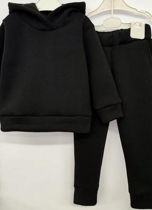 Утепленный флисом черный детский костюм, в размере 116-122