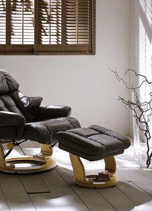 Крісло Relax Calgar Chair Black для відпочинку з підставкою