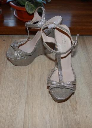 Сандалі , босоніжки carvela kurt geiger silver platform sandals
