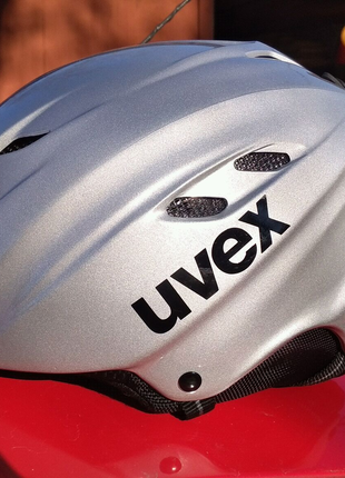 Шлем  Uvex 61-62 cm.