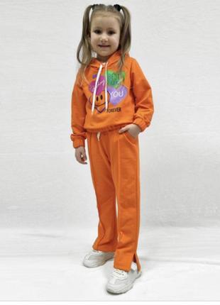 Яскравий дитячий костюм для дівчаток