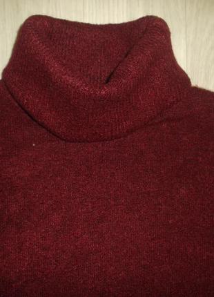 Бордовый свитер-туника для беременных.