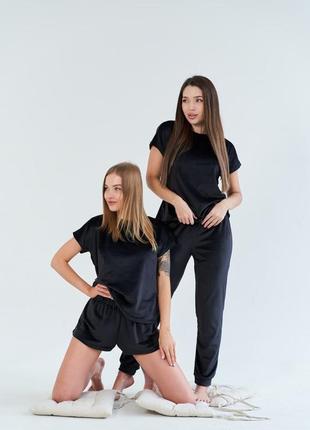 Жіночий приємний до тіла комплект трійка (футболка, шорти, штани)