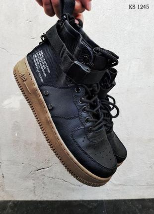 Чоловічі кросівки nike sf air force 1 mid