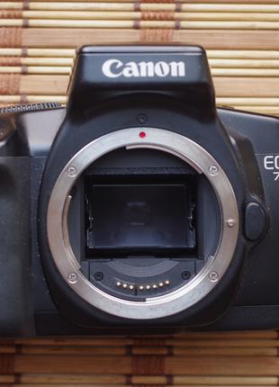 Фотоапарат Canon EOS 750