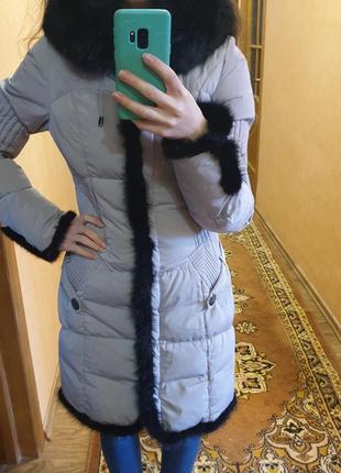 Продам женское зимнее пальто-пуховик в хорошем состоянии.