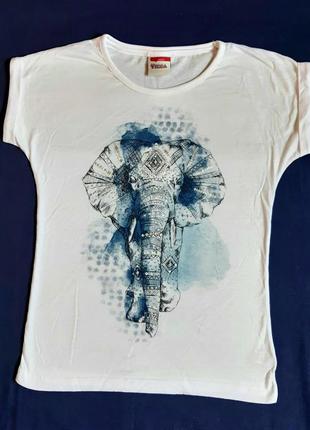 Белая футболка слон "yigga" германия  на 13-14 лет (158-164см)