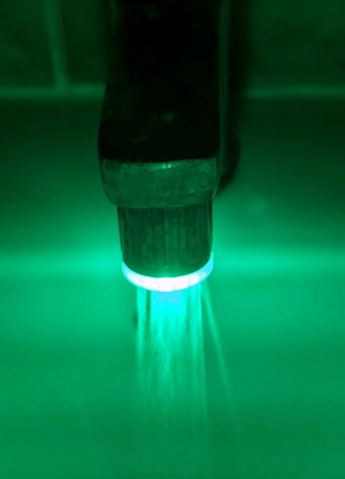 Насадка для крана с зелёной LED подсветкой воды без батареек!