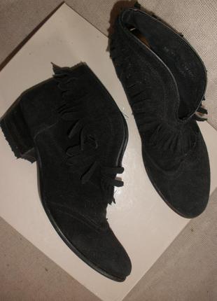 Замшеві чорні ботиночки черевики низький каблук
