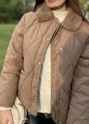 Женская весенняя куртка коричневая с воротничком