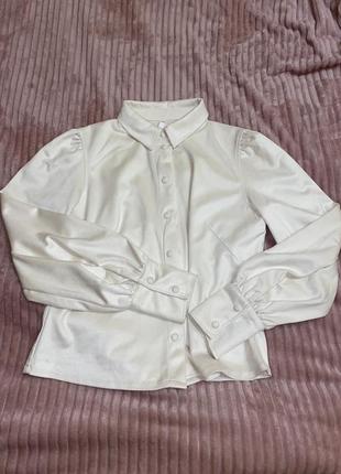 Белая блуза женская, нарядная, с очень приятной ткани