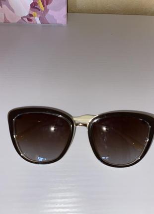 Женские солнцезащитные очки коричневые стекла